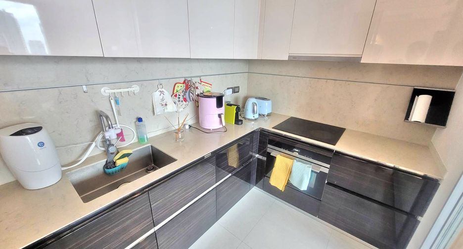 For rent 2 bedrooms condo in Sathon, Bangkok