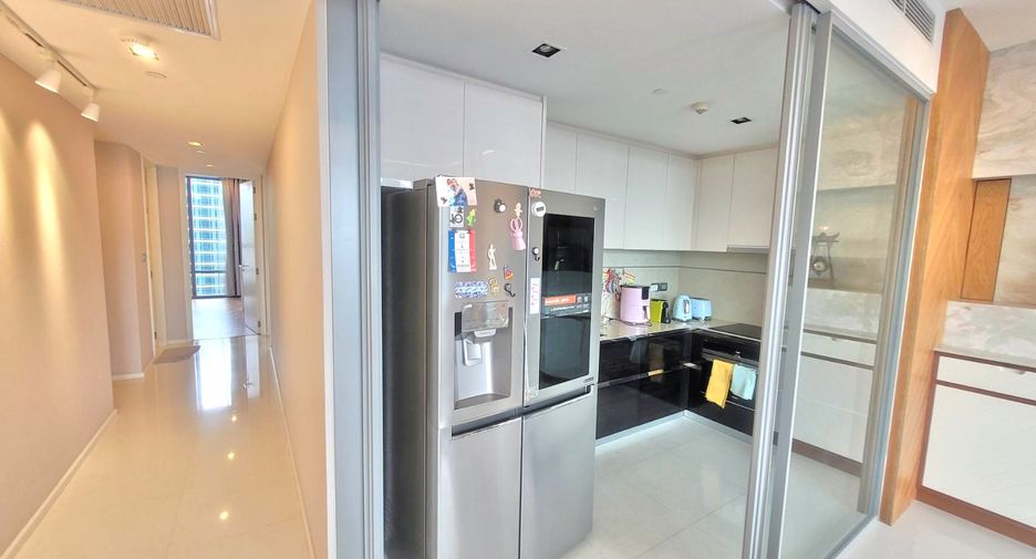 For rent 2 bedrooms condo in Sathon, Bangkok