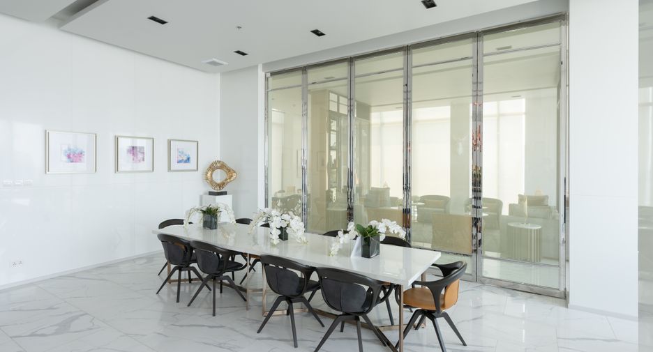 For rent 2 bedrooms condo in Watthana, Bangkok
