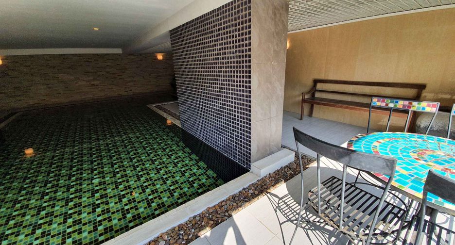 For rent 2 bedrooms condo in Watthana, Bangkok