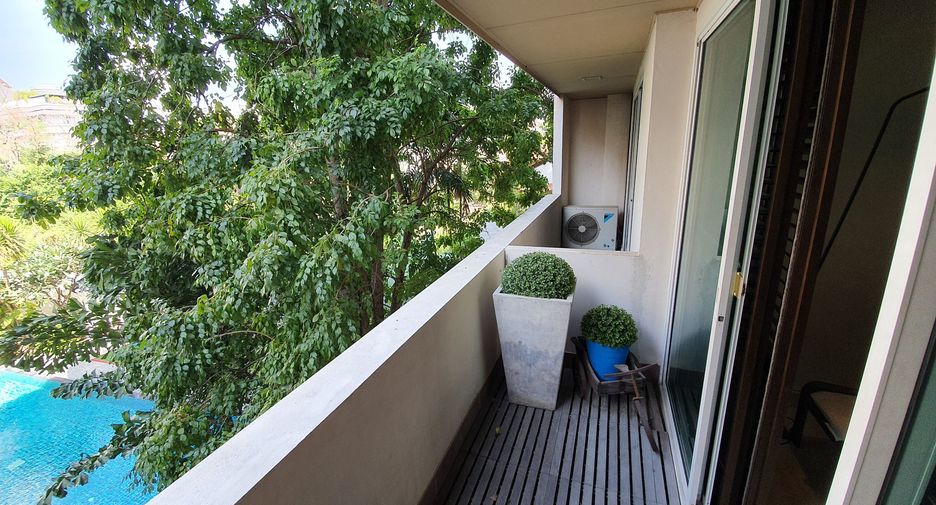 For rent 2 bedrooms condo in Watthana, Bangkok