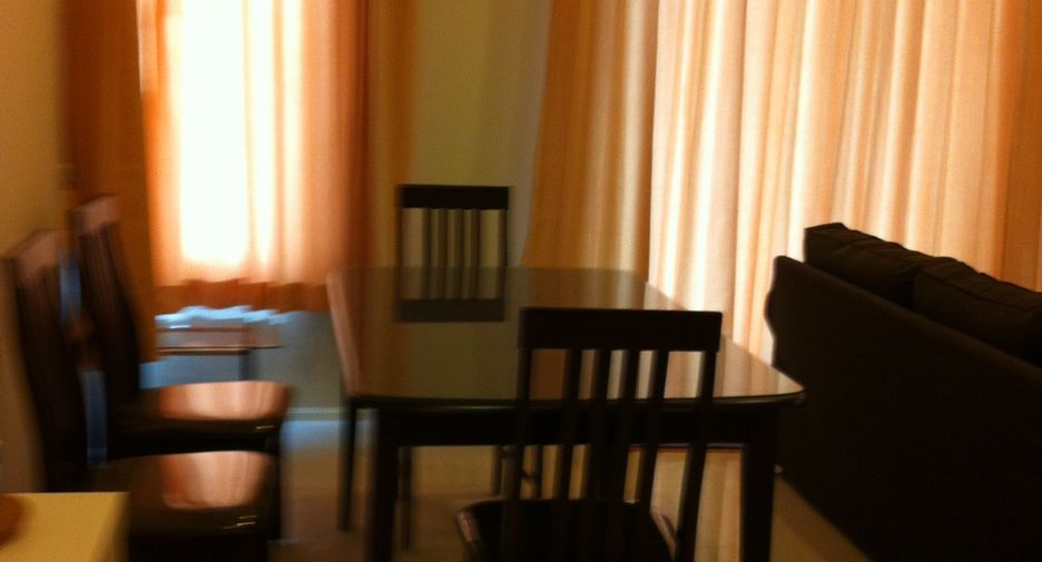 For rent 2 bedrooms condo in Watthana, Bangkok