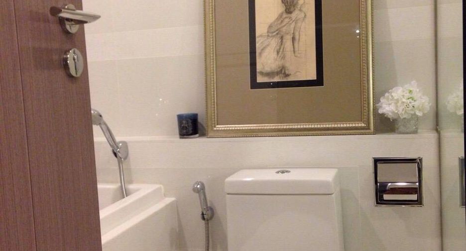 For rent 2 bedrooms condo in Khlong Toei, Bangkok