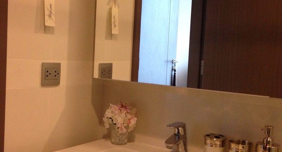 For rent 2 bedrooms condo in Khlong Toei, Bangkok