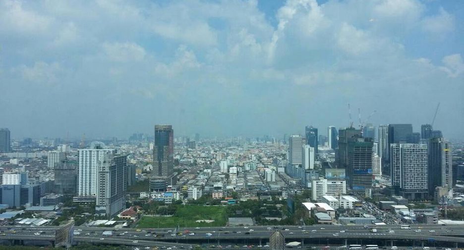 For rent 2 bedrooms condo in Watthana, Bangkok