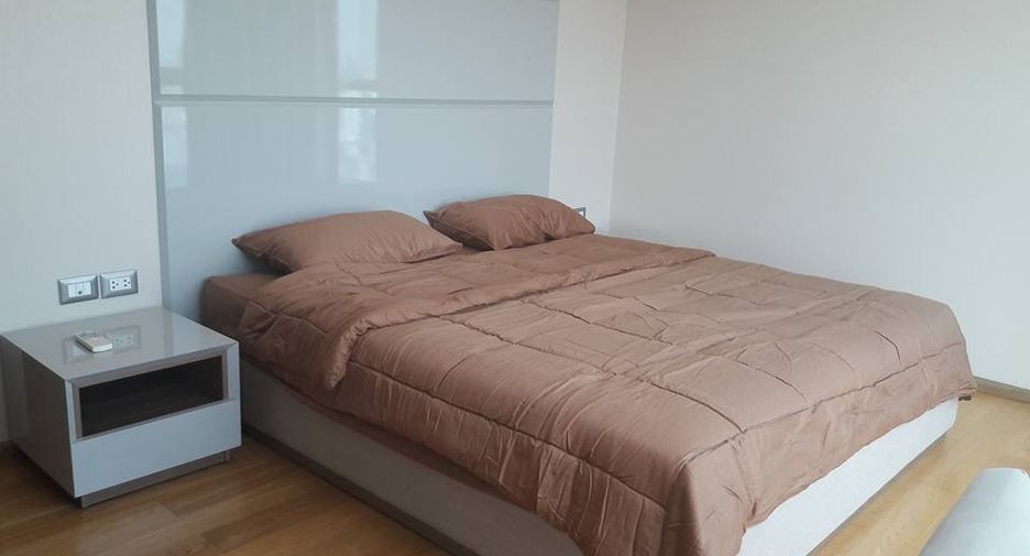 For rent 2 bedrooms condo in Watthana, Bangkok