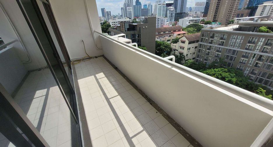 For rent 2 bedrooms condo in Watthana, Bangkok