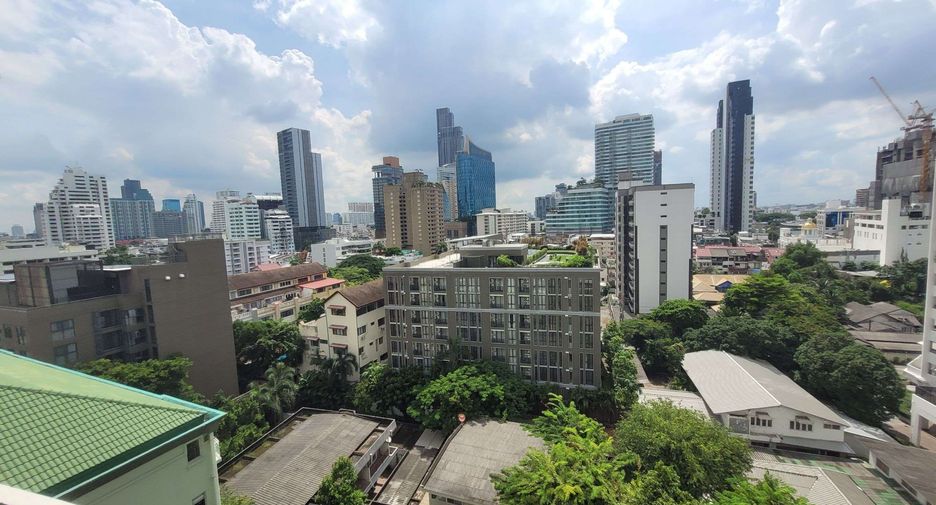 For rent 2 bedrooms condo in Watthana, Bangkok