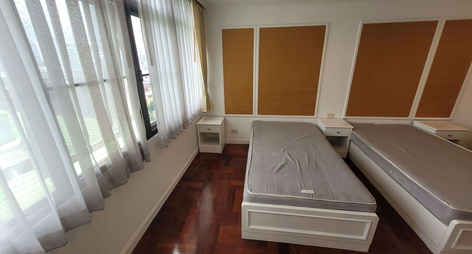For rent 2 bedrooms condo in Watthana, Bangkok