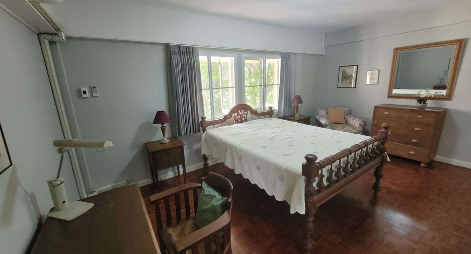 For rent 3 bedrooms condo in Watthana, Bangkok