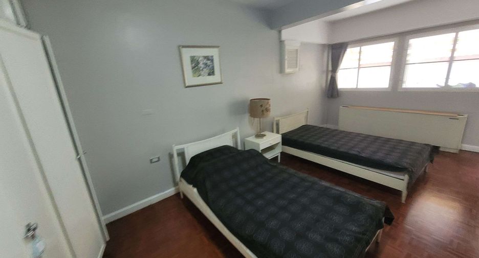 For rent 3 bedrooms condo in Watthana, Bangkok