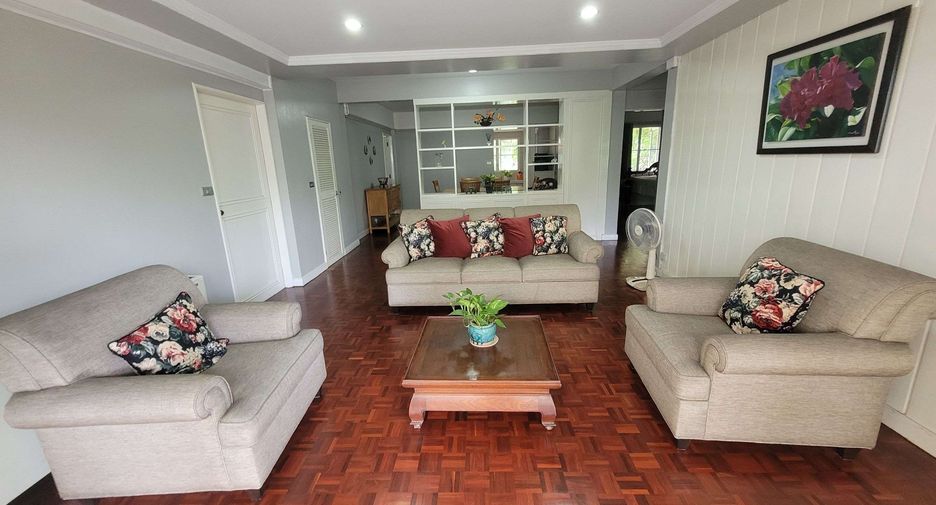 For rent 3 bedrooms condo in Watthana, Bangkok