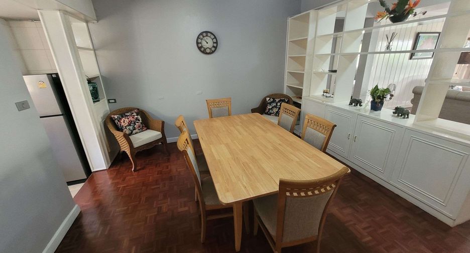 For rent 3 bedrooms condo in Watthana, Bangkok