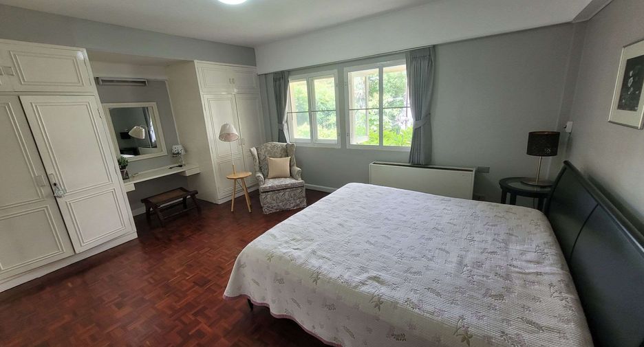 For rent 3 bedrooms condo in Watthana, Bangkok