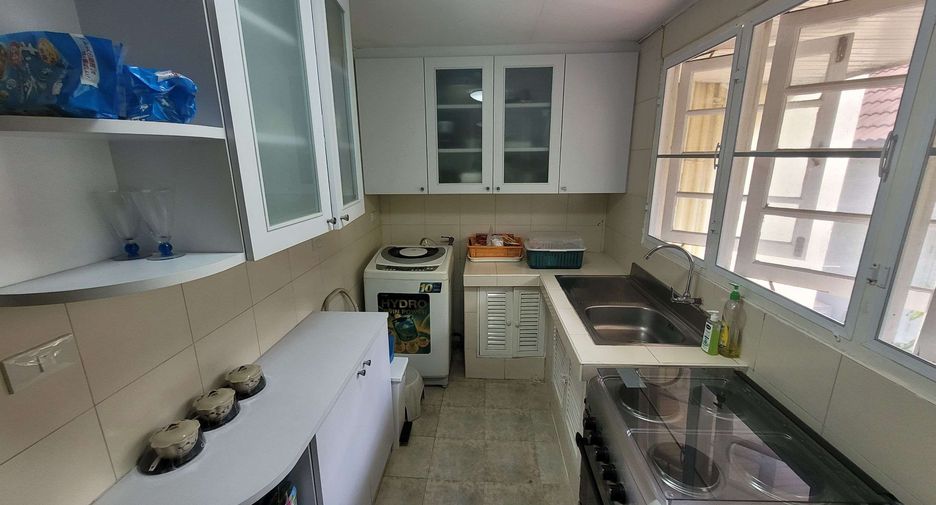 For rent 3 bedrooms condo in Watthana, Bangkok