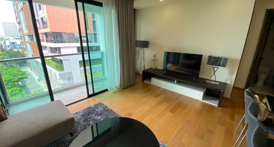 For rent 2 bedrooms condo in Khlong Toei, Bangkok