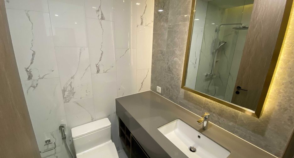 For rent 2 bedrooms condo in Khlong Toei, Bangkok