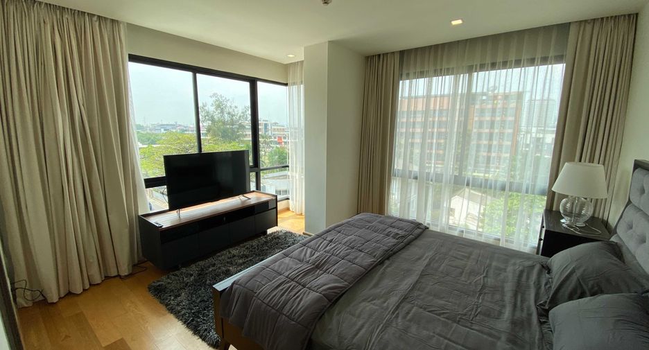 For rent 2 bedrooms condo in Khlong Toei, Bangkok