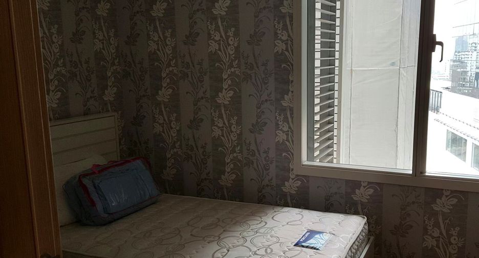 For rent 2 bedrooms condo in Khlong Toei, Bangkok