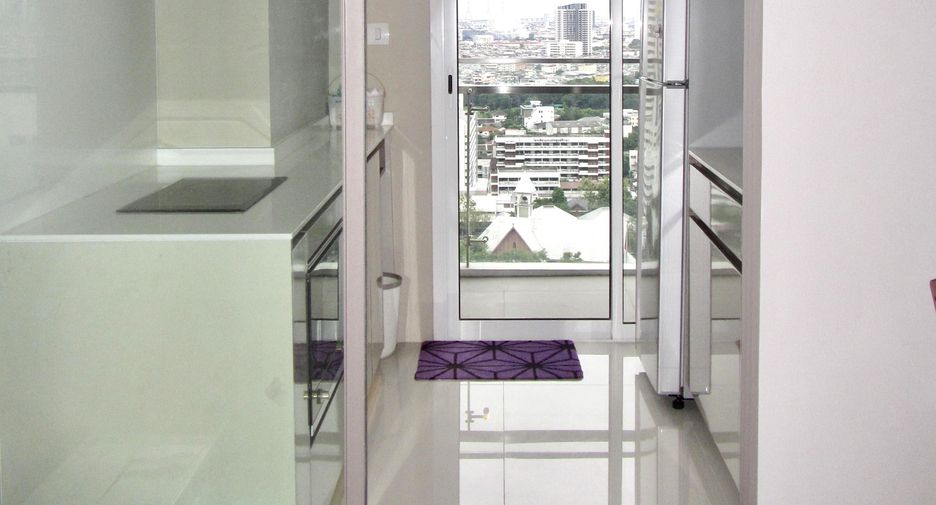 For rent 1 bed condo in Sathon, Bangkok