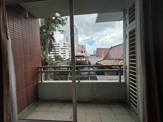 For rent 2 bedrooms condo in Pathum Wan, Bangkok