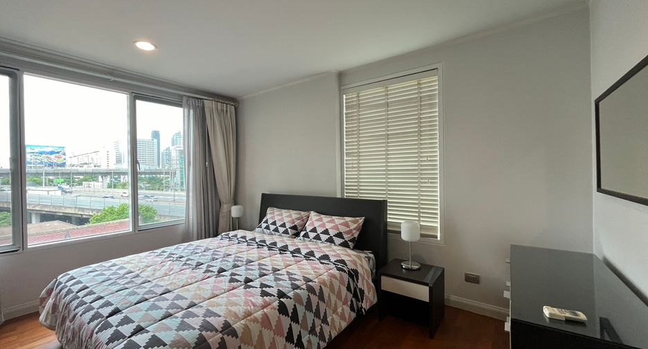Wohnung zur Miete mit 2 Zimmer in Pathum Wan, Bangkok