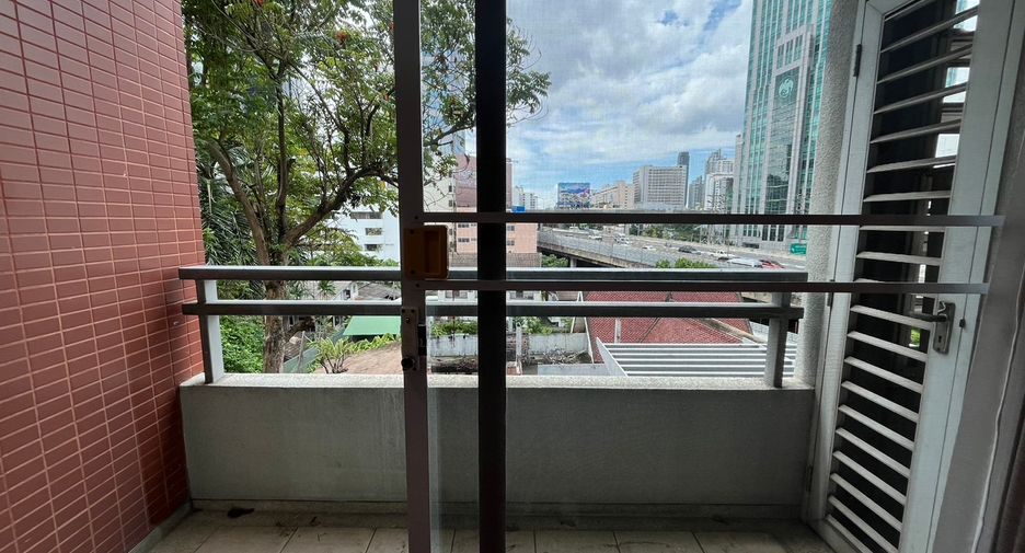 Wohnung zur Miete mit 2 Zimmer in Pathum Wan, Bangkok