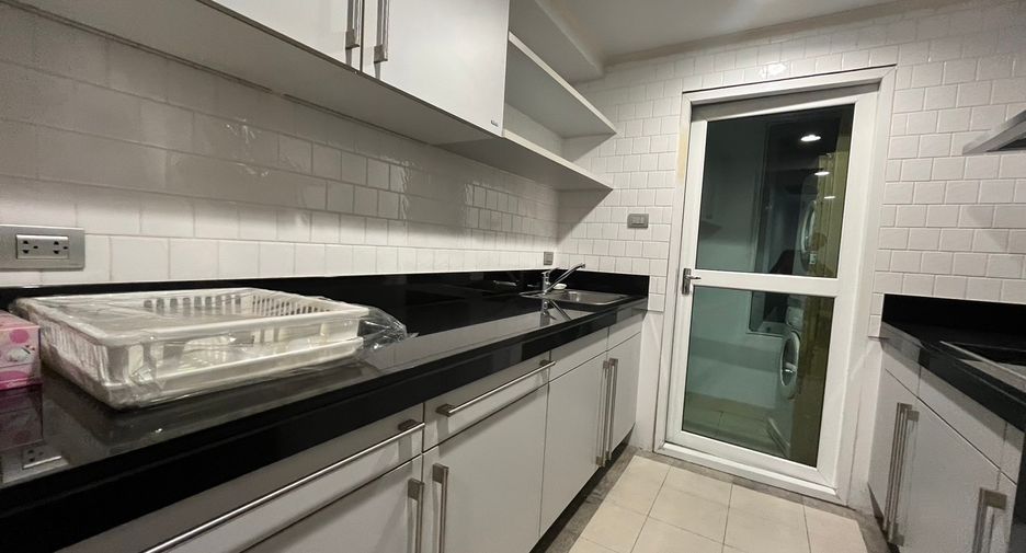 Wohnung zur Miete mit 2 Zimmer in Pathum Wan, Bangkok
