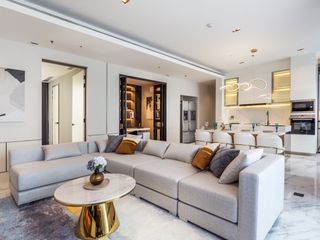 For rent 3 bedrooms condo in Khlong Toei, Bangkok