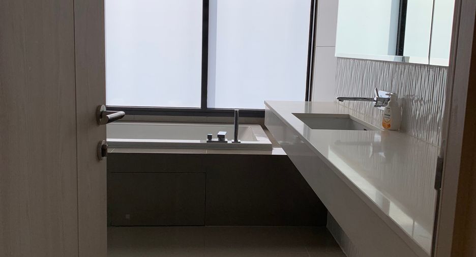 For rent 2 ベッドルーム condo in Khlong Toei, Bangkok