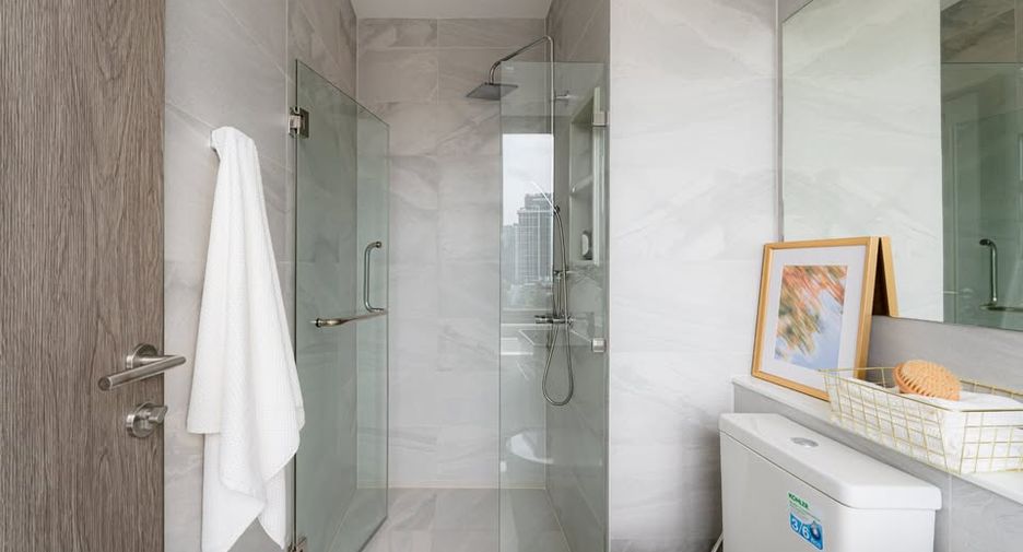 For rent and for sale 2 bedrooms condo in Watthana, Bangkok