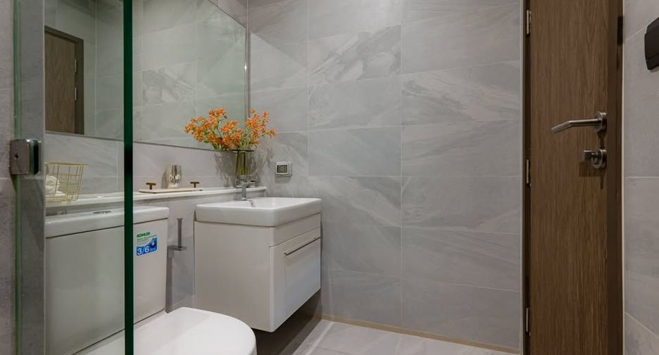 For rent and for sale 2 bedrooms condo in Watthana, Bangkok