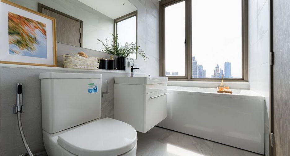 For rent and for sale 2 bedrooms condo in Watthana, Bangkok