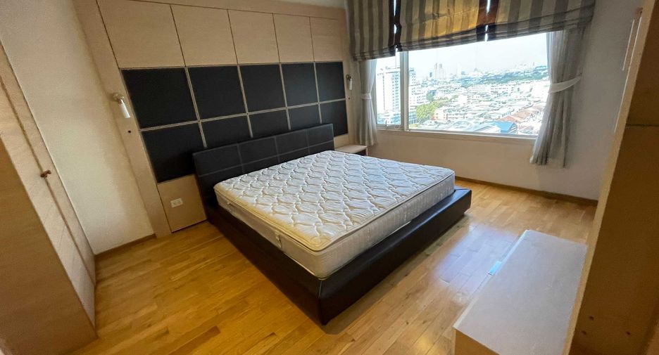 For rent 2 bedrooms condo in Sathon, Bangkok