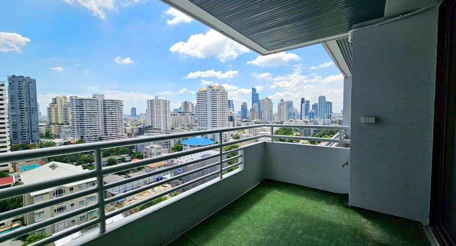 For rent 2 bedrooms condo in Khlong Toei, Bangkok