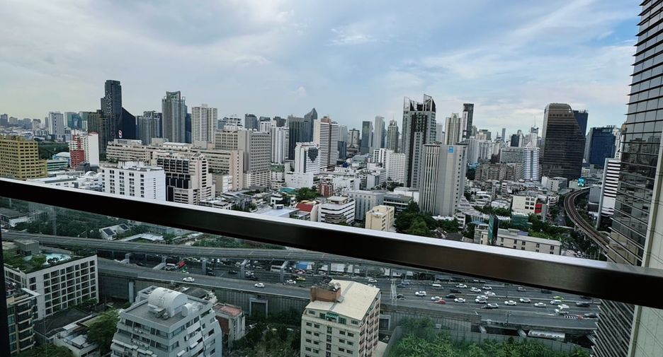 Wohnung zur Miete mit 2 Zimmer in Pathum Wan, Bangkok