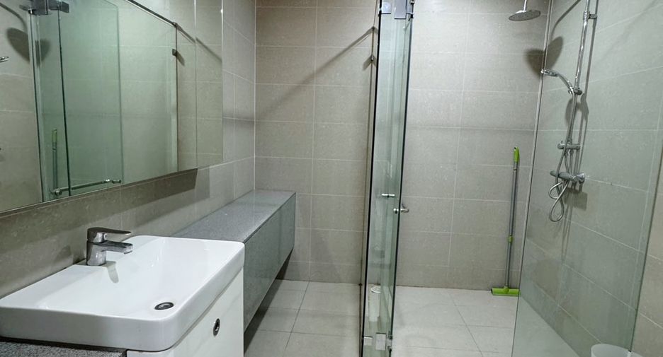 Wohnung zur Miete mit 2 Zimmer in Pathum Wan, Bangkok