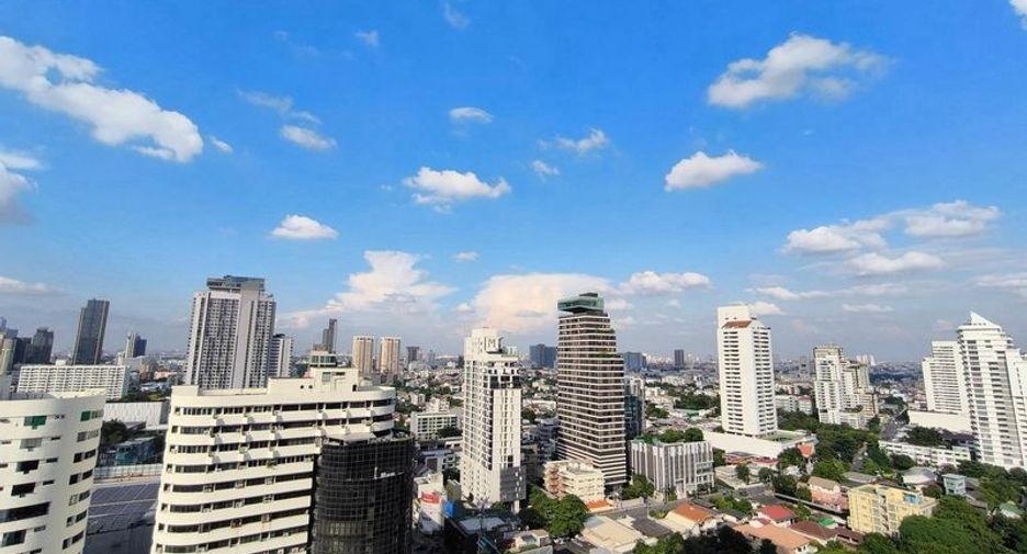 For rent 1 bed condo in Watthana, Bangkok