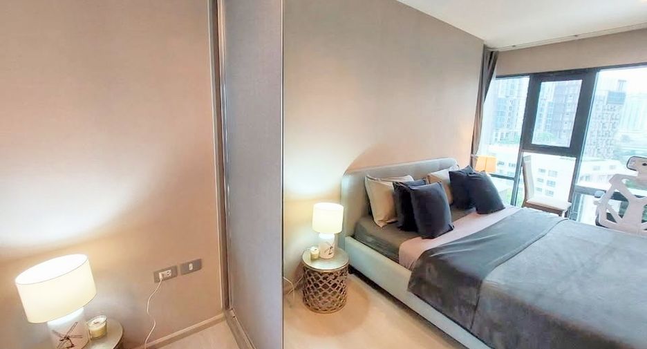 For rent 2 bedrooms condo in Khlong Toei, Bangkok