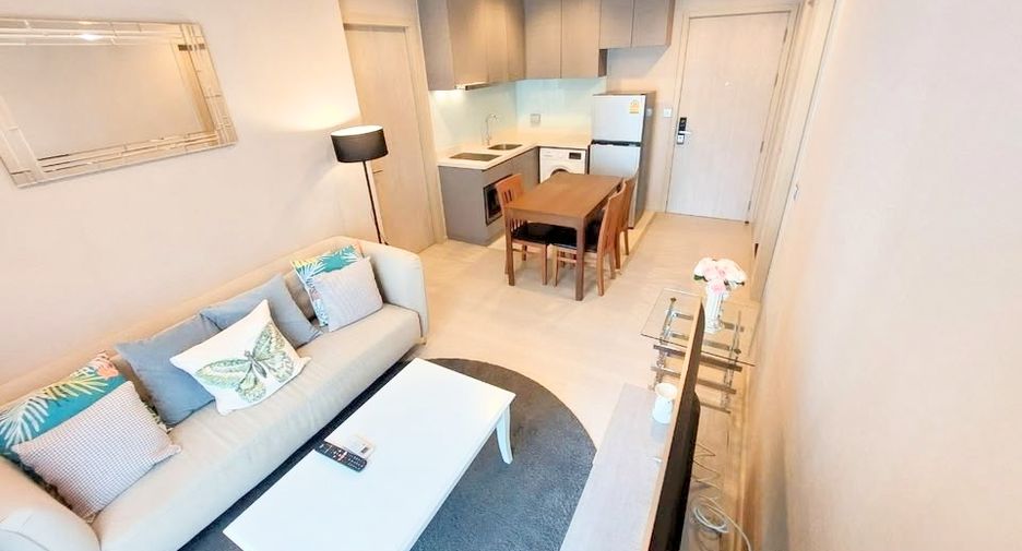 For rent 2 bedrooms condo in Khlong Toei, Bangkok
