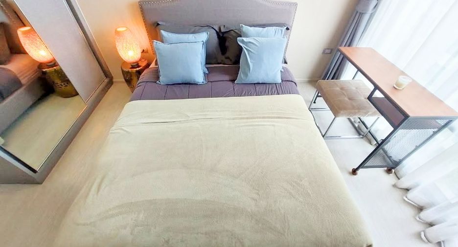 For rent 2 bedrooms condo in Khlong Toei, Bangkok