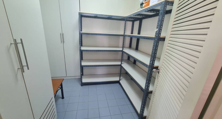 ให้เช่า 3 ห้องนอน คอนโด ใน วัฒนา, กรุงเทพฯ