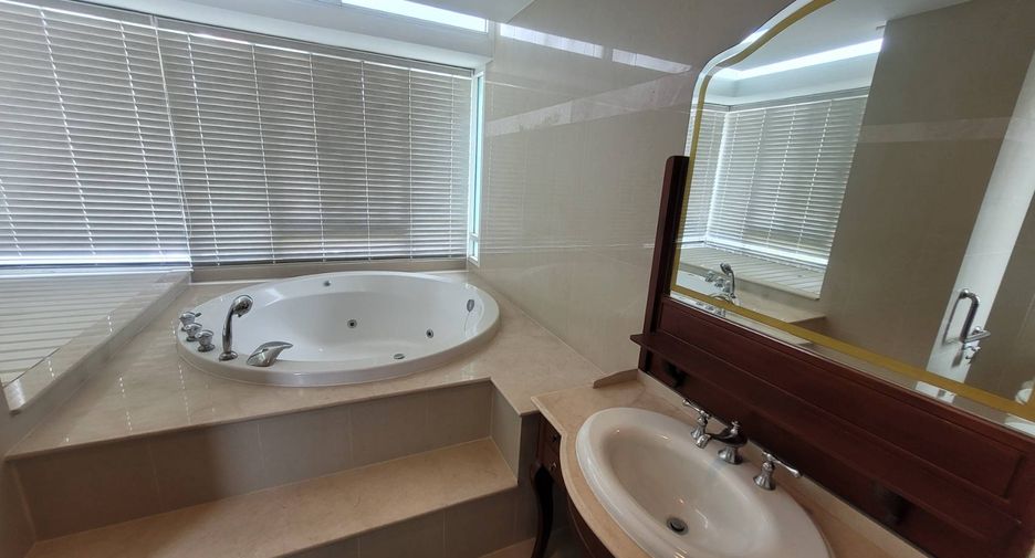 Wohnung zur Miete mit 2 Zimmer in Khlong Toei, Bangkok