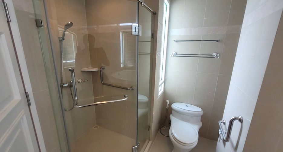 Wohnung zur Miete mit 2 Zimmer in Khlong Toei, Bangkok