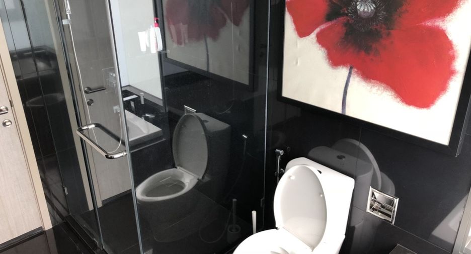 For rent 2 bedrooms condo in Khlong Toei, Bangkok