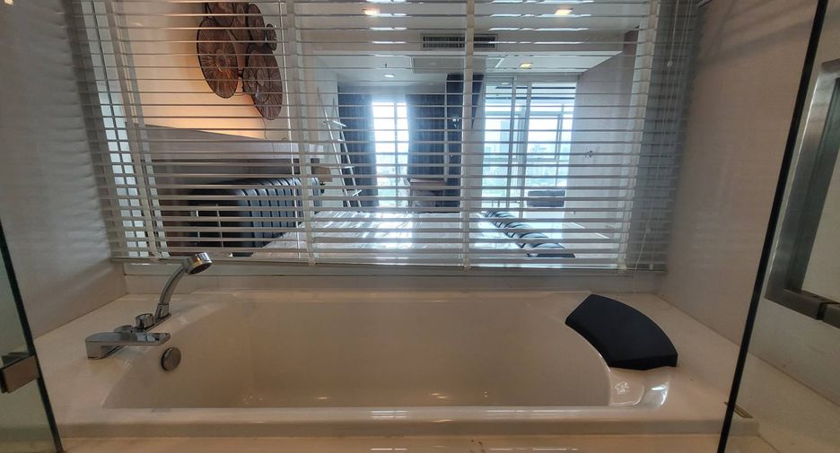 For rent 1 bed condo in Khlong Toei, Bangkok