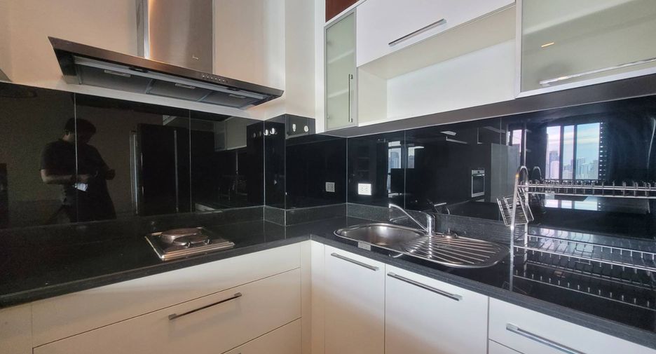 For rent 1 bed condo in Khlong Toei, Bangkok