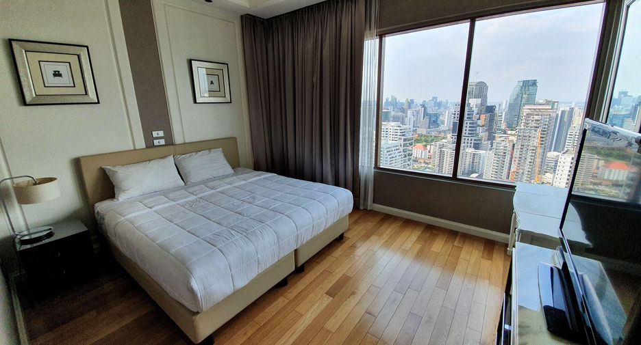 For rent 2 bedrooms condo in Khlong Toei, Bangkok