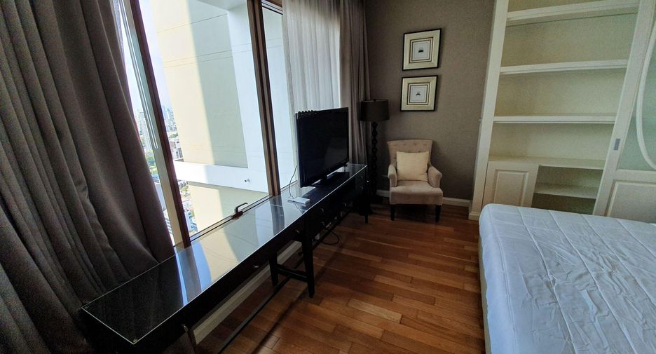 For rent 2 bedrooms condo in Khlong Toei, Bangkok