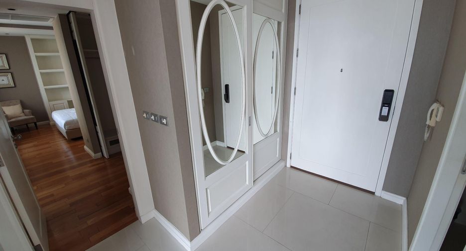 For rent 2 bedrooms condo in Khlong Toei, Bangkok
